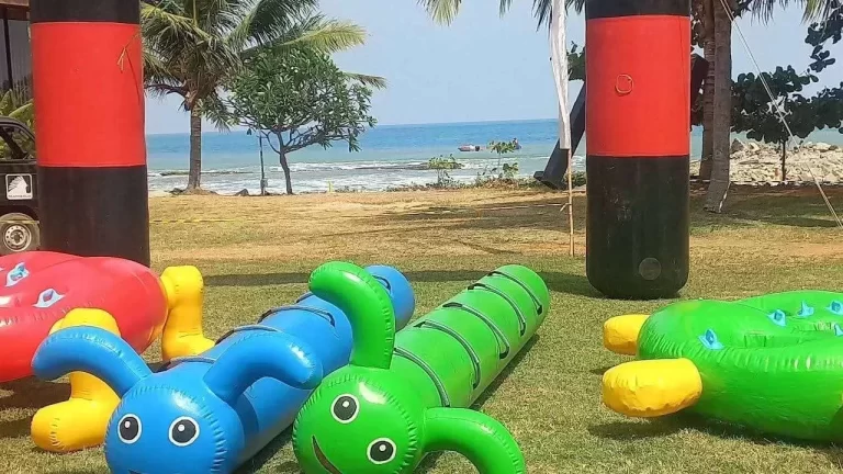 Games Seru dengan Inflatable Tube, outbound bandung, gathering bandung, team building bandung, wisata adventure bandung